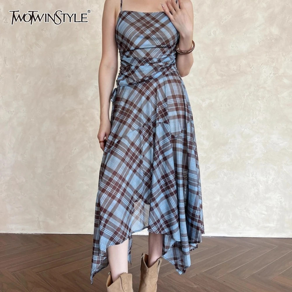 TWOTWINSTYLE хит цвета сращенные клетчатые базовые платья женские с квадратным воротником без рукавов утягивающие женские платья летняя мода новинка
TWOTWINSTYLE хит цвета сращенные клетчатые базовые платья женские с квадратным воротником без рукавов утягивающие женские платья летняя мода новинка