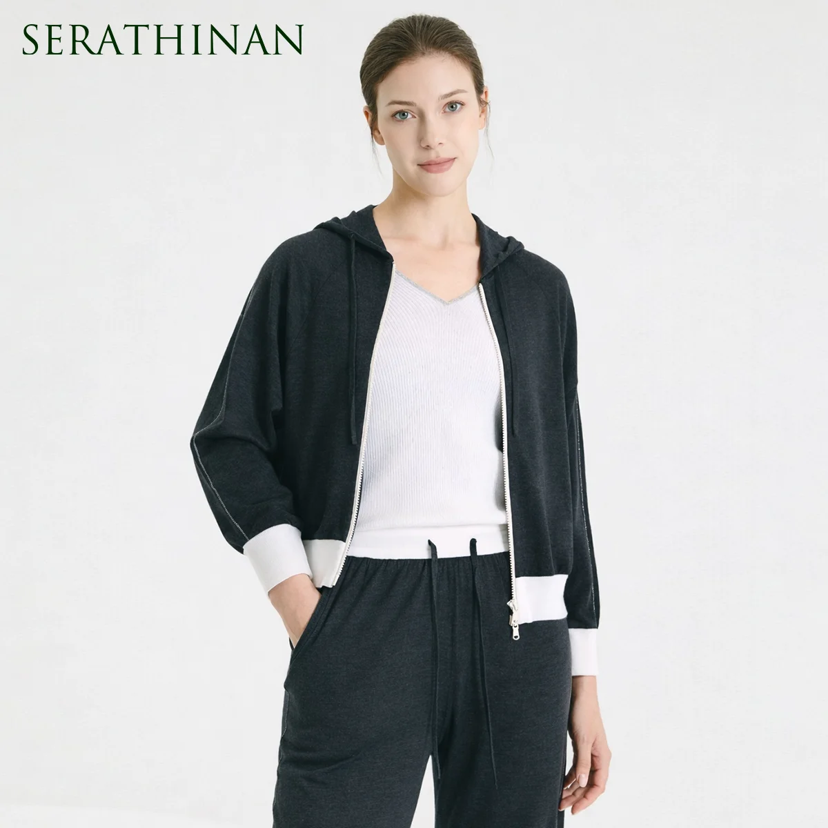 BY4611440 Элегантный женский кардиган с капюшоном из шерсти и шелка, на молнии, с изысканной отделкой, роскошный вязаный свитер с капюшоном
BY4611440 Элегантный женский кардиган с капюшоном из шерсти и шелка, на молнии, с изысканной отделкой, роскошный вязаный свитер с капюшоном