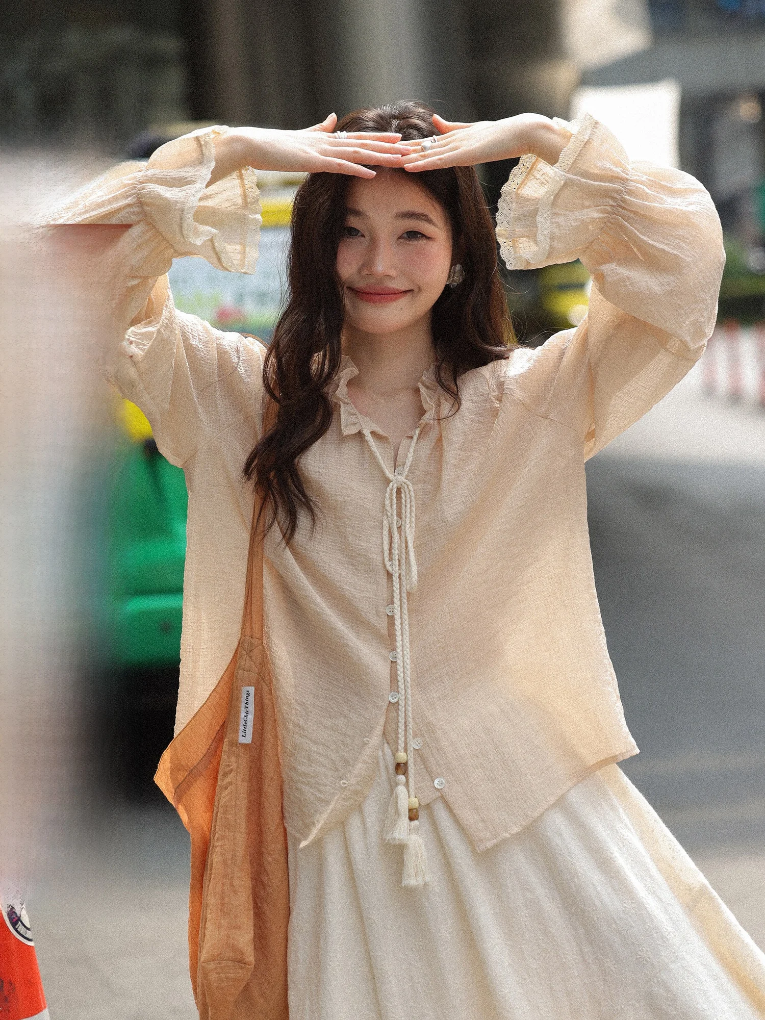 Женская блузка свободного кроя с кружевными вставками и бантом, мягкая, с длинными рукавами, цвет California Sunset White
Женская блузка свободного кроя с кружевными вставками и бантом, мягкая, с длинными рукавами, цвет California Sunset White