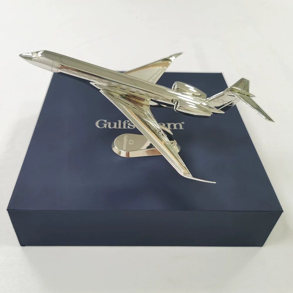1/150 Scale Gulf G700 Corporate Aircraft Model Metal Diecast Airplane Model With Stand For Collections And Displays Or Toy Gift
1/150 Scale Gulf G700 Corporate Aircraft Model Metal Diecast Airplane Model With Stand For Collections And Displays Or Toy Gift