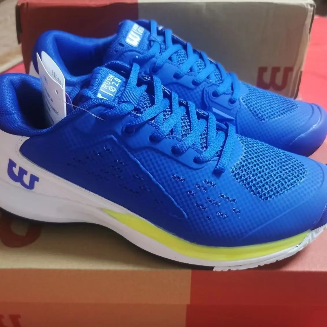 Professional Unisex Badminton Shoes Training Shoes High Quality Wearable Sports Shoes Breathable Volleyball Shoes Very Good
Professional Unisex Badminton Shoes Training Shoes High Quality Wearable Sports Shoes Breathable Volleyball Shoes Very Good