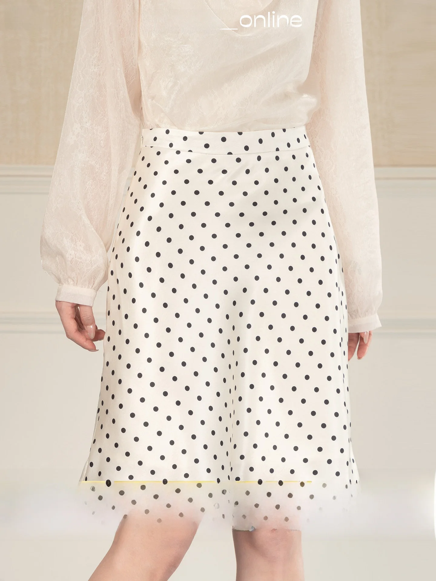 Heynew Black Polka Dot Chiffon Halterneck Skirt Women's Summer New Style Retro College Style High Waist Slimming Beautif...
Heynew Black Polka Dot Chiffon Halterneck Skirt Women's Summer New Style Retro College Style High Waist Slimming Beautif...