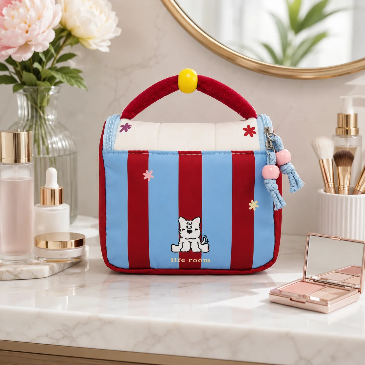 1 small dog print, red and blue contrasting stripes, tassel bead zipper, large capacity, portable by hand, for grooming and stor
1 small dog print, red and blue contrasting stripes, tassel bead zipper, large capacity, portable by hand, for grooming and stor