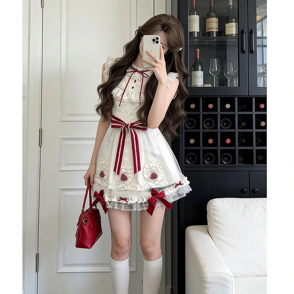 Cute Romantic 3D Strawberry Light Lolita Princess Doll Dress Classic Vintage Doll Style Sleeveless Mesh Ruffle Cake Dresses Girl
Cute Romantic 3D Strawberry Light Lolita Princess Doll Dress Classic Vintage Doll Style Sleeveless Mesh Ruffle Cake Dresses Girl