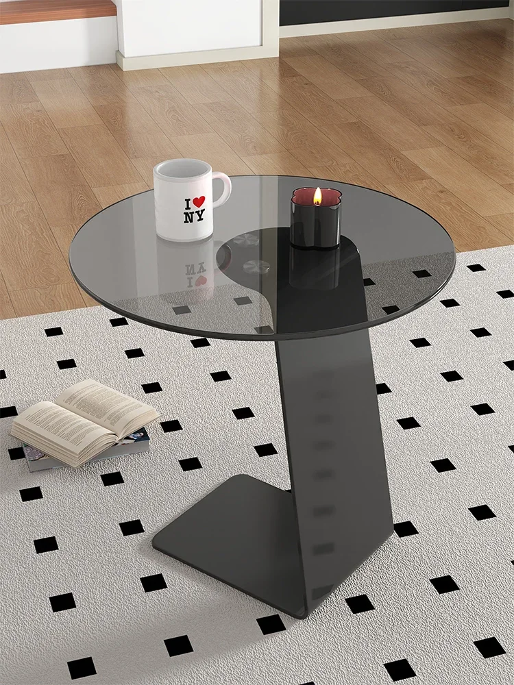 Glass household small apartment light luxury high-end small coffee table creative sofa table bedside table
Glass household small apartment light luxury high-end small coffee table creative sofa table bedside table