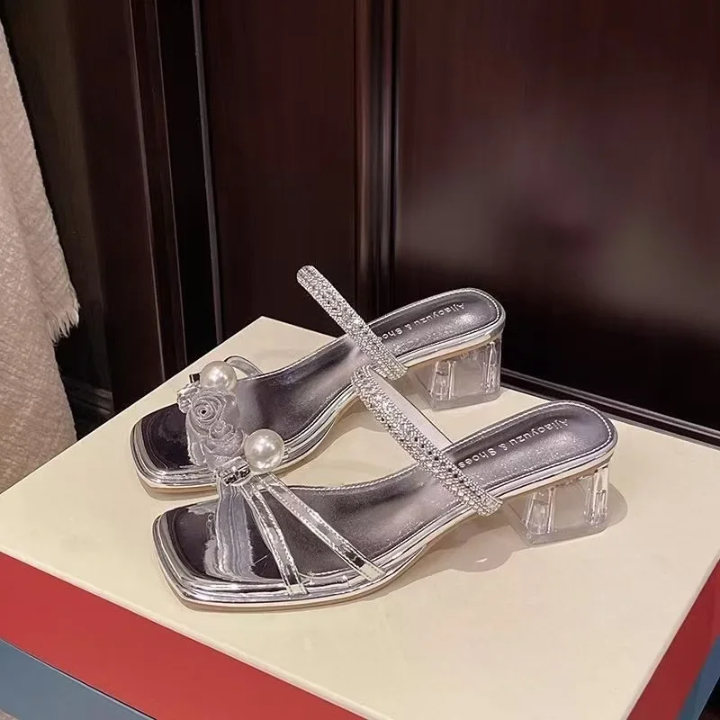 Модные брендовые дизайнерские тапочки с цветочным жемчугом, женские узкие босоножки на низком каблуке с квадратным носком и толстым каблуком, уличная обувь для вечеринок
Модные брендовые дизайнерские тапочки с цветочным жемчугом, женские узкие босоножки на низком каблуке с квадратным носком и толстым каблуком, уличная обувь для вечеринок