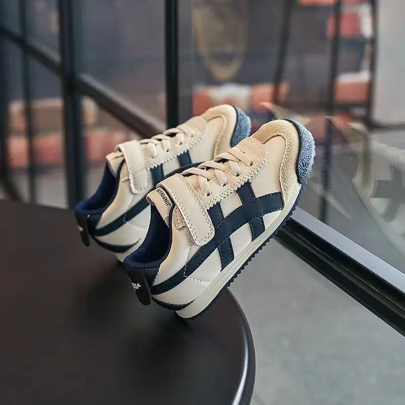 2025 hot selling fashionable children's soft soled shoes, boys' anti slip sports shoes, and large and medium-sized children's li
2025 hot selling fashionable children's soft soled shoes, boys' anti slip sports shoes, and large and medium-sized children's li