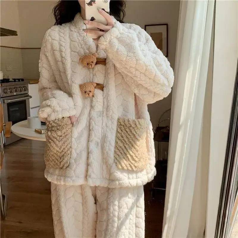 Double Bag Three-dimensional Button Bear Pajamas Women's Autumn and Winter Fleece Thickened Warm Coral Fleece Loungewear Set
Double Bag Three-dimensional Button Bear Pajamas Women's Autumn and Winter Fleece Thickened Warm Coral Fleece Loungewear Set