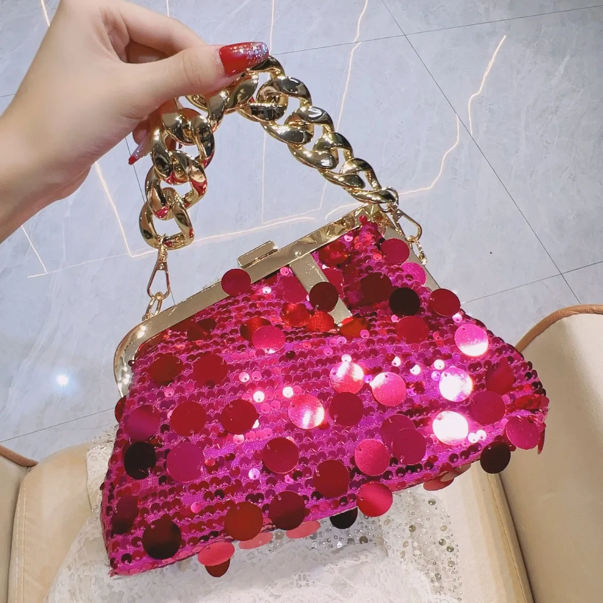 Luxury Sequined Shoulder Crossbody Bags For Women Chain Evening Bags Patchwork Party Wedding Dinner Bags Ladies Clutch
Luxury Sequined Shoulder Crossbody Bags For Women Chain Evening Bags Patchwork Party Wedding Dinner Bags Ladies Clutch