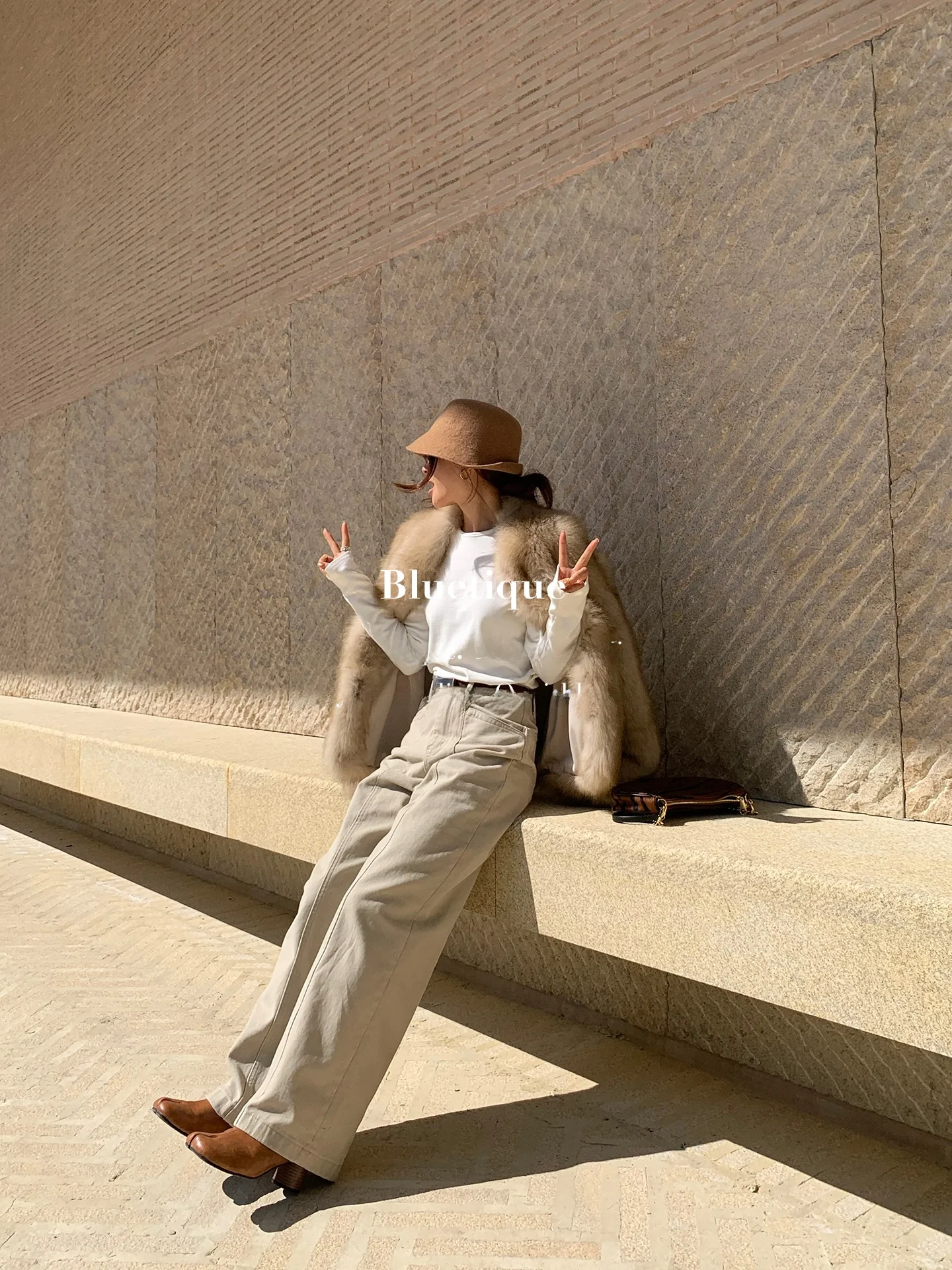 Джинсы BLUETIQUE из искусственного бархата, тонкие, прямого кроя, песочного цвета, повседневные, женские, из хлопкового денима, с пуговицами на талии
Джинсы BLUETIQUE из искусственного бархата, тонкие, прямого кроя, песочного цвета, повседневные, женские, из хлопкового денима, с пуговицами на талии