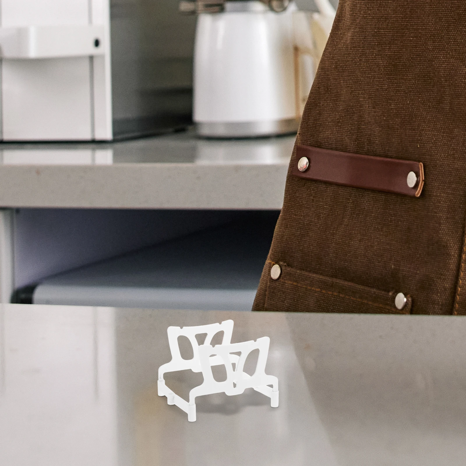 Compact Collapsible Coffee Filter Holder Drip Paper Storage Rack Travel Friendly Easy Setup Organizer Accessory
Compact Collapsible Coffee Filter Holder Drip Paper Storage Rack Travel Friendly Easy Setup Organizer Accessory