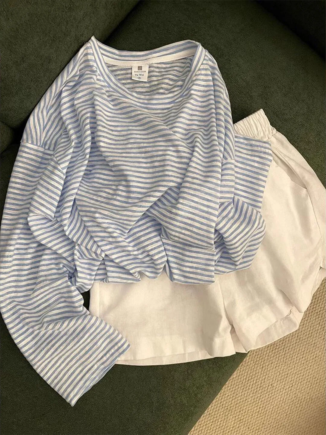 Dopamine Striped round Neck Loose Long Sleeve Sun Protection Cover up T Shirt Women Summer 2026 New Lazy Thin Top
Dopamine Striped round Neck Loose Long Sleeve Sun Protection Cover up T Shirt Women Summer 2026 New Lazy Thin Top