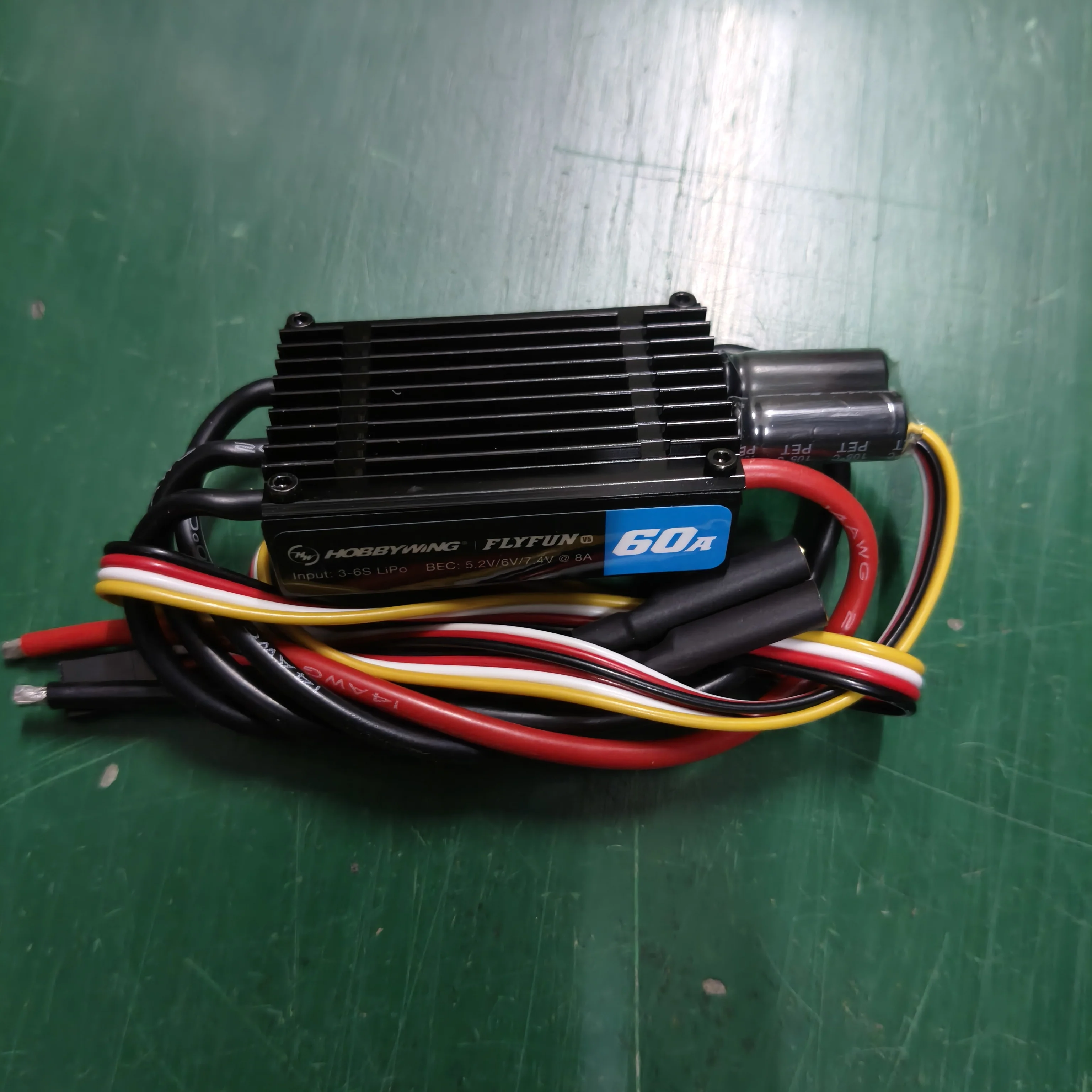 Hobbywing FlyFun V5 60A 80A ESC 3-6S Lipo бесщеточный электрический двигатель-регулятор скорости с функцией DEO для самолета-дрона
Hobbywing FlyFun V5 60A 80A ESC 3-6S Lipo бесщеточный электрический двигатель-регулятор скорости с функцией DEO для самолета-дрона