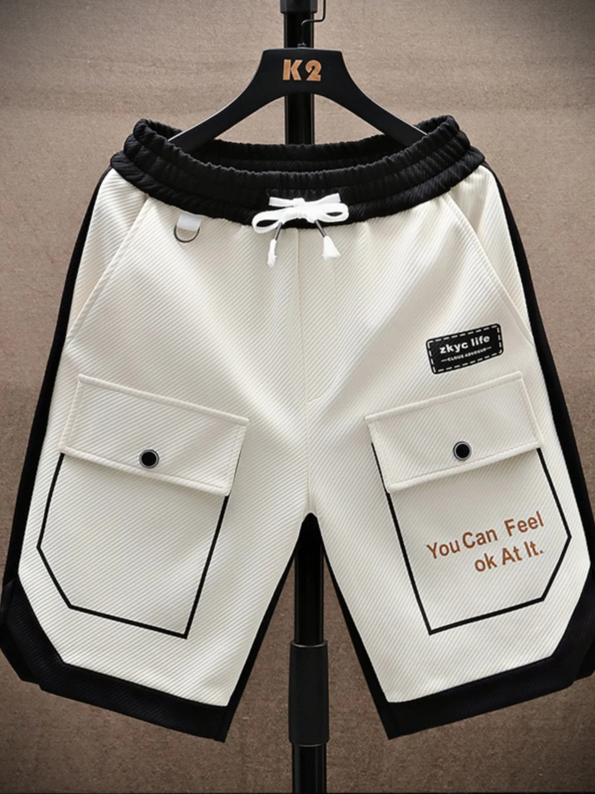 Летняя рабочая одежда, мужские тонкие высококачественные спортивные баскетбольные брюки средней посадки для мальчиков и подростков, повседневные брюки «пять четвертей», свободный крой
Летняя рабочая одежда, мужские тонкие высококачественные спортивные баскетбольные брюки средней посадки для мальчиков и подростков, повседневные брюки «пять четвертей», свободный крой