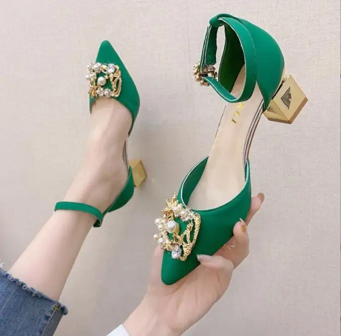 Sexy Crystal High Heels Pumps Women Elegant Pearl Buckle Square Heels Wedding Party Shoes Ladies Pointed Toe Ankle Strap Shoes
Sexy Crystal High Heels Pumps Women Elegant Pearl Buckle Square Heels Wedding Party Shoes Ladies Pointed Toe Ankle Strap Shoes