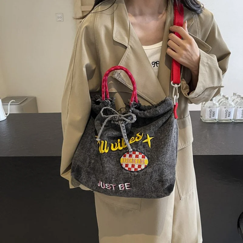 Высококачественная женская сумка через плечо, изготовленная из тонкой кожи, винтажная парижская сумка на каждый день, изысканный вид
Высококачественная женская сумка через плечо, изготовленная из тонкой кожи, винтажная парижская сумка на каждый день, изысканный вид 