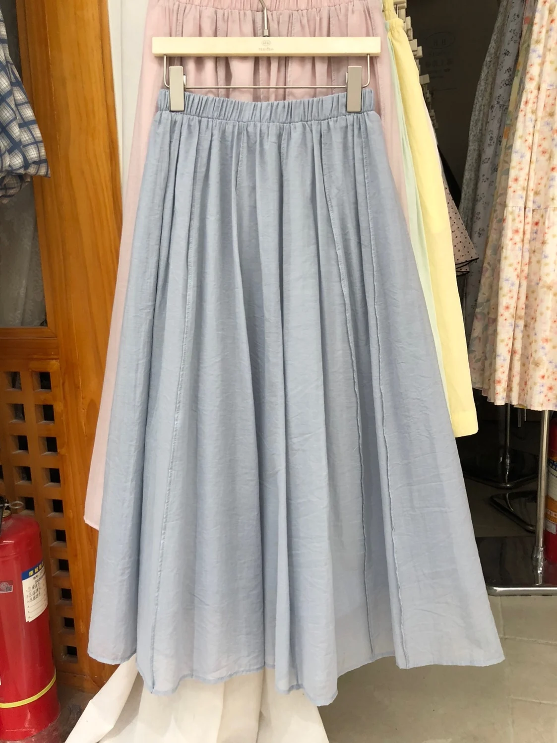 Loose A-Line Skirt Women's High Waist Elastic Waist Pure Color Spring Summer New Style Dongda Gate 2026 Fashion Trend
Loose A-Line Skirt Women's High Waist Elastic Waist Pure Color Spring Summer New Style Dongda Gate 2026 Fashion Trend