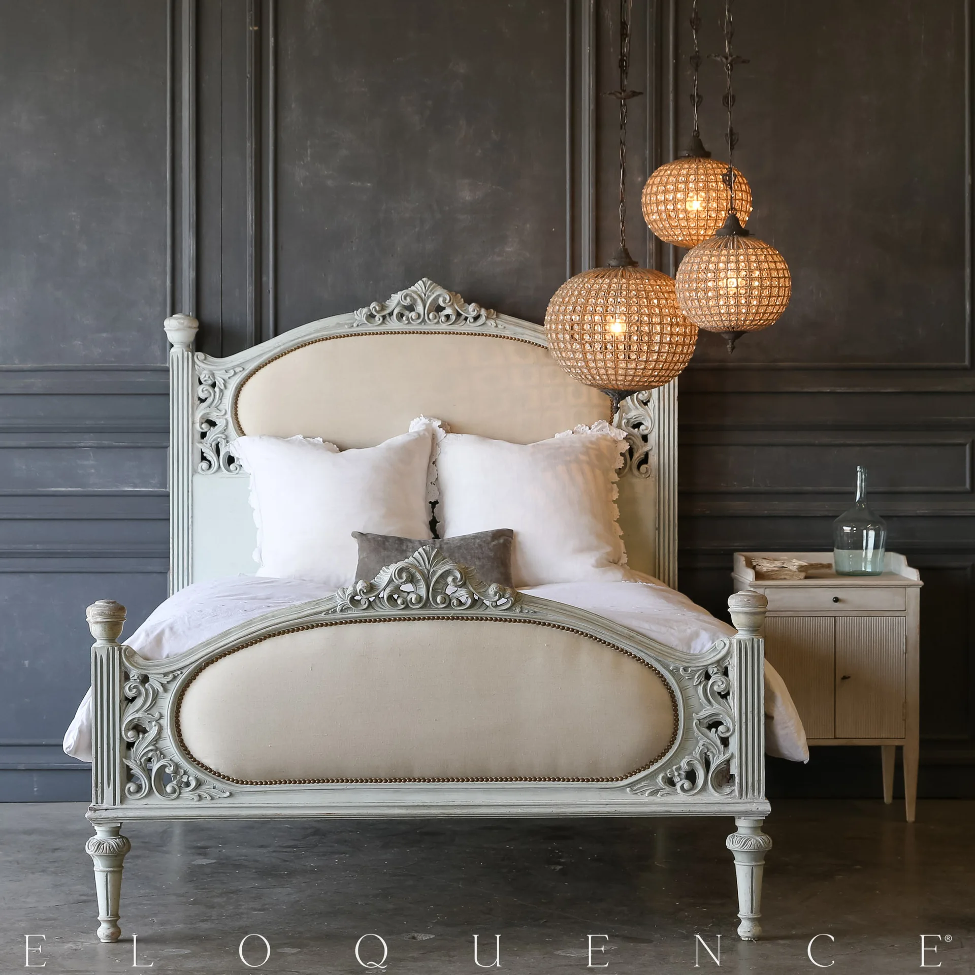 Retro solid wood bed, European carved antique princess bed, British design bedroom children's bed
Retro solid wood bed, European carved antique princess bed, British design bedroom children's bed