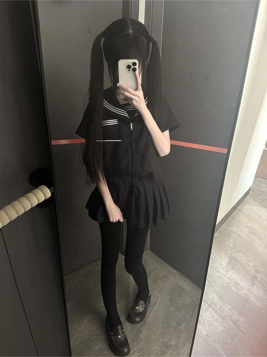 Original JK Uniform Skirt Set Student Council Sailor Suit Middle School Black Three Books Foundation Fashionable Ensemble
Original JK Uniform Skirt Set Student Council Sailor Suit Middle School Black Three Books Foundation Fashionable Ensemble