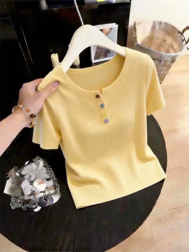Women's Slim Fit Short Sleeve T-Shirt Breathable Skin-Friendly Thin Summer Top Buttons Base Layer Shirt Korean Style
Women's Slim Fit Short Sleeve T-Shirt Breathable Skin-Friendly Thin Summer Top Buttons Base Layer Shirt Korean Style