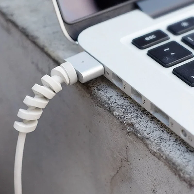 Органайзер для кабелей управления шнуром для USB-зарядного устройства 
Органайзер для кабелей управления шнуром для USB-зарядного устройства