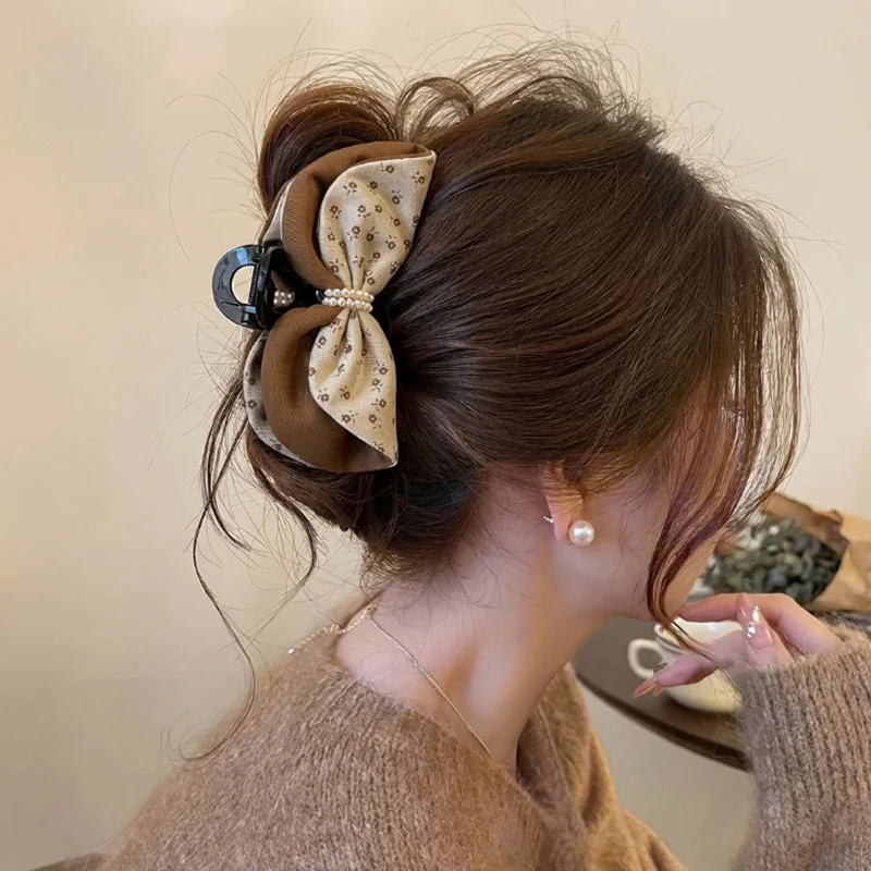 Maillard Coffee Colored Bow Hair Clip Headband for Women Back of Head with Coiled Hair Hairpin Large Size Shark Clip
Maillard Coffee Colored Bow Hair Clip Headband for Women Back of Head with Coiled Hair Hairpin Large Size Shark Clip