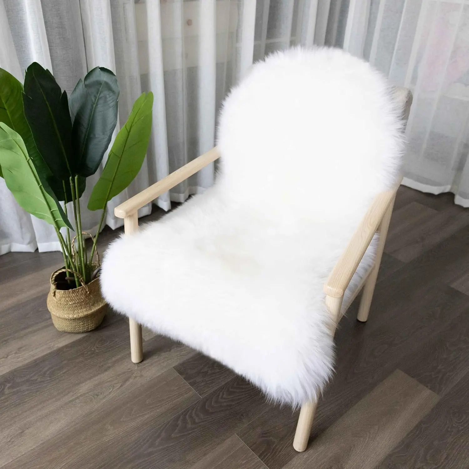 Super Soft Rug Genuine Sheepskin Rug For Living Room Bedroom Area Rugs Chair Seat Covers Sofa Blanket Home Décor (Natural
Super Soft Rug Genuine Sheepskin Rug For Living Room Bedroom Area Rugs Chair Seat Covers Sofa Blanket Home Décor (Natural