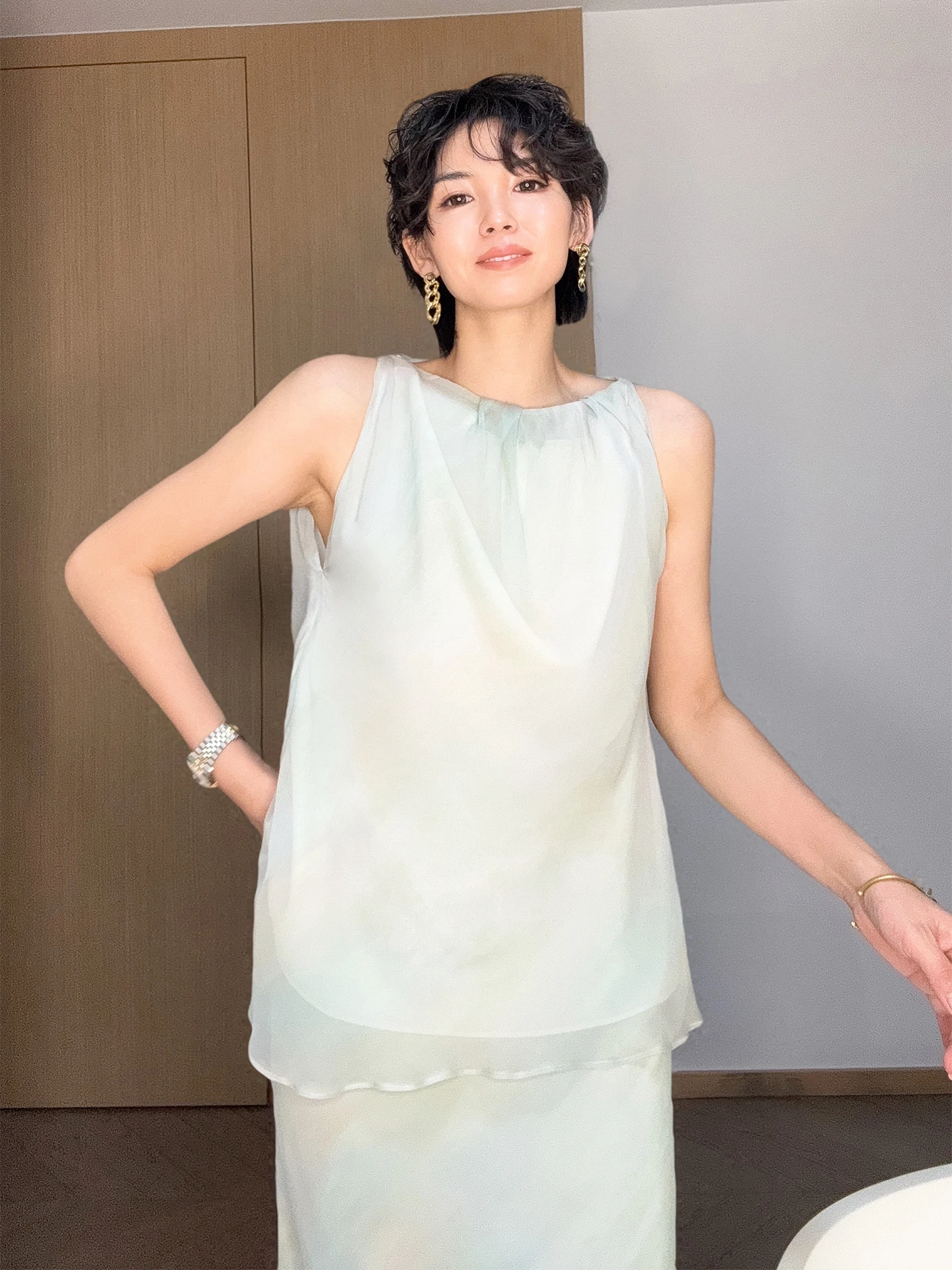 Daily Romance Mint adient Silk Asymmetrical Hem Top And Skirt Set Svel Faionable Women's Clothing Summer 2025
Daily Romance Mint adient Silk Asymmetrical Hem Top And Skirt Set Svel Faionable Women's Clothing Summer 2025