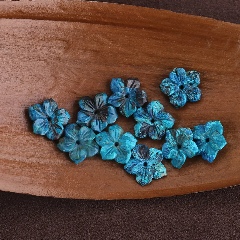 Натуральные бусины из хризоколы в форме маленьких цветов для изготовления ювелирных изделий, бусины из натуральных камней ручной работы
Натуральные бусины из хризоколы в форме маленьких цветов для изготовления ювелирных изделий, бусины из натуральных камней ручной работы