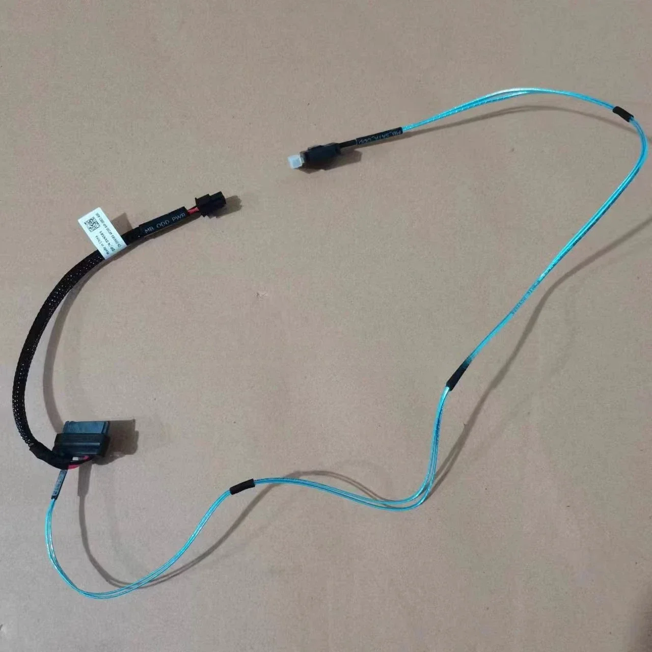 Новый кабель оптического привода DVDRW для сервера Dell R940XA XN5RX 
Новый кабель оптического привода DVDRW для сервера Dell R940XA XN5RX