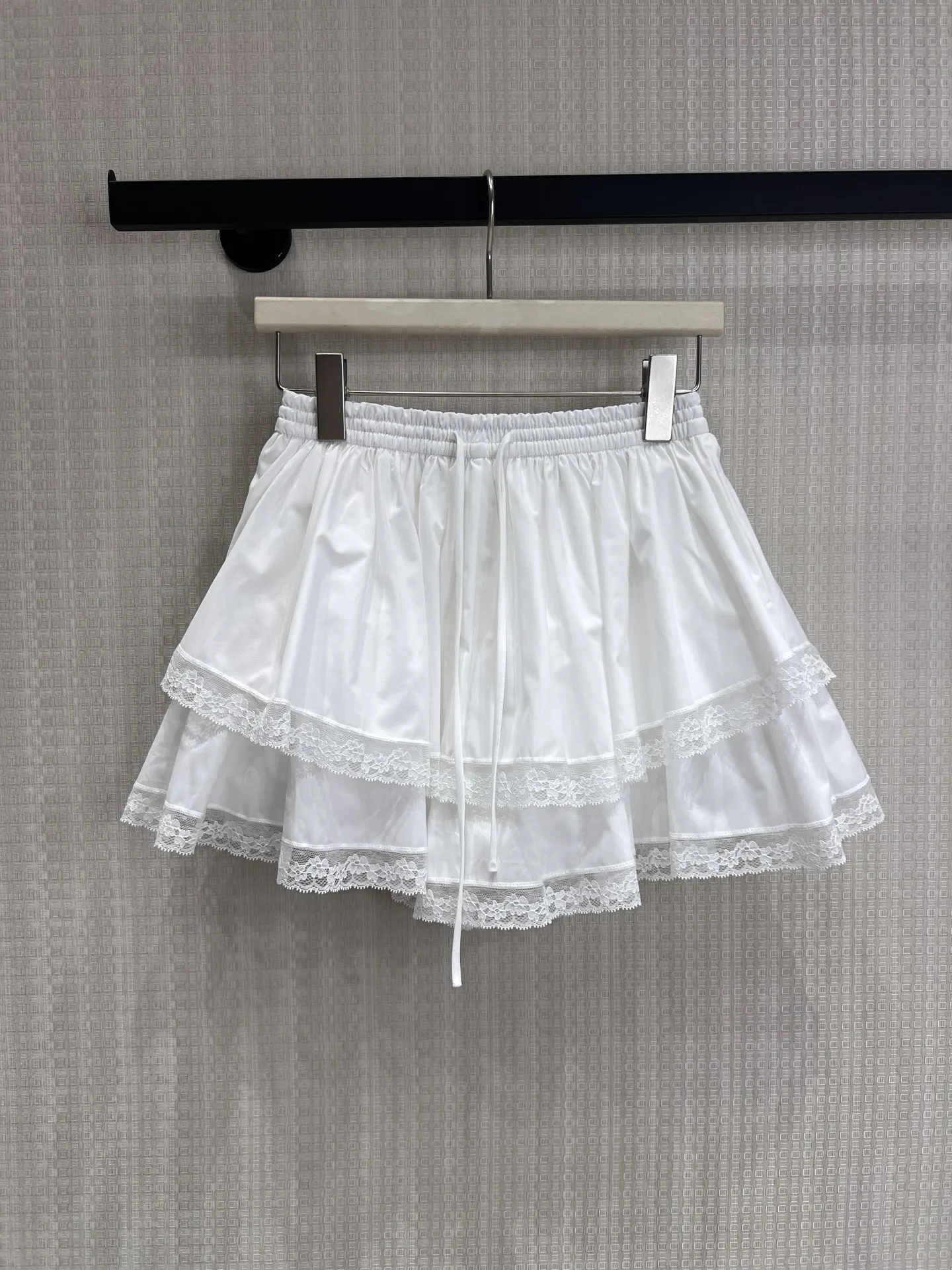 Double Layer Lace Trim Design Anti-Light Short Skirt A-Line Half Skirt High Waist Cotton Gauze Cake Skirt Girls Summer
Double Layer Lace Trim Design Anti-Light Short Skirt A-Line Half Skirt High Waist Cotton Gauze Cake Skirt Girls Summer