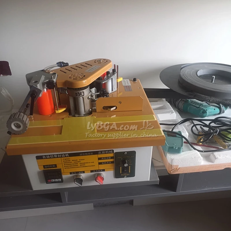 LY-400 Edge Banding Machine Automatic Tape Cutting Mini and Simplified Intelligent Temperature Control 6-60mm Edge Band Width
LY-400 Edge Banding Machine Automatic Tape Cutting Mini and Simplified Intelligent Temperature Control 6-60mm Edge Band Width