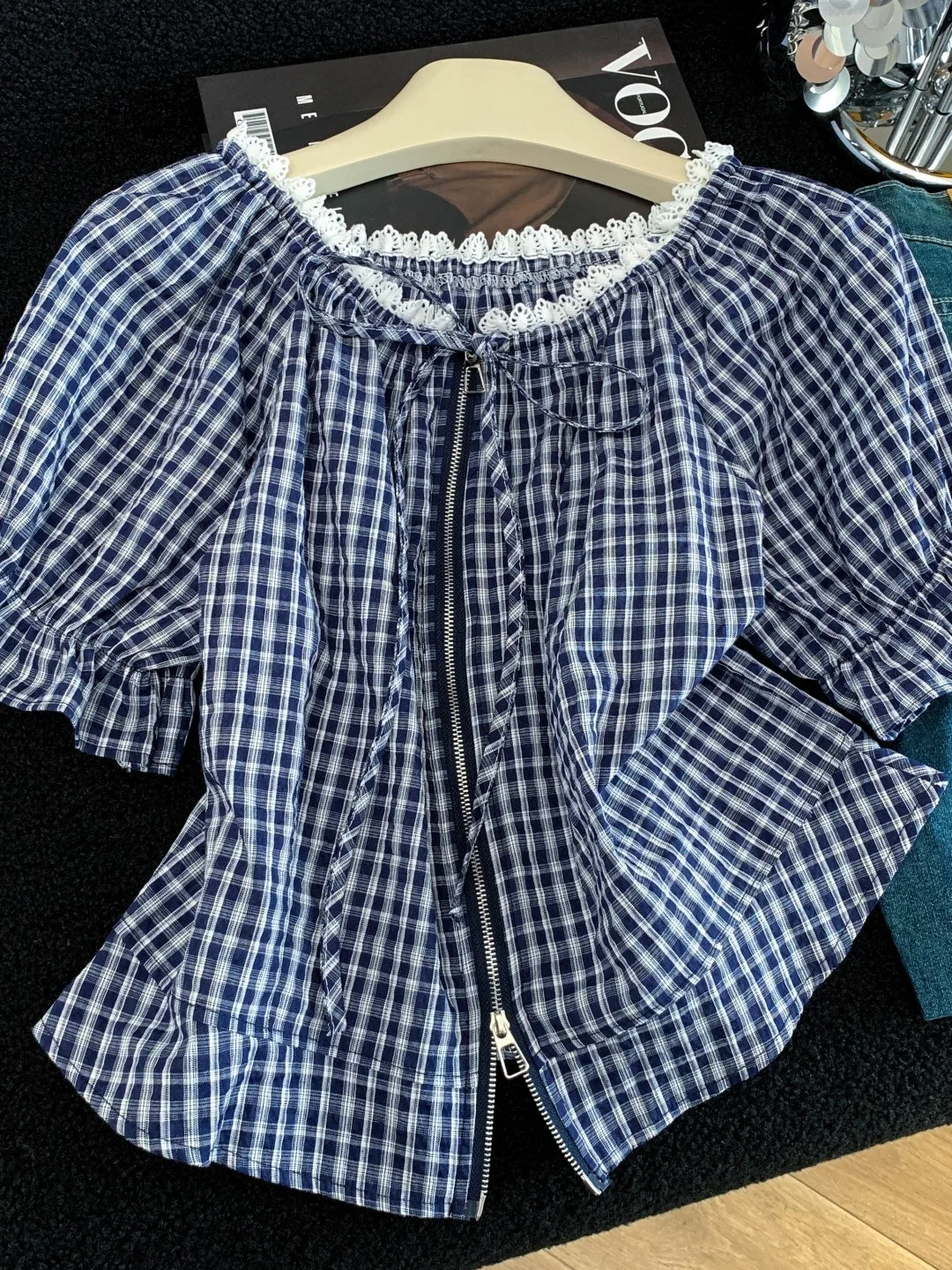 Blue Plaid round Neck Lace Shirt Women Summer Luxury Bubble Sleeve Zipper Beautiful Top Original Design Slim Fit Polyester Fiber
Blue Plaid round Neck Lace Shirt Women Summer Luxury Bubble Sleeve Zipper Beautiful Top Original Design Slim Fit Polyester Fiber