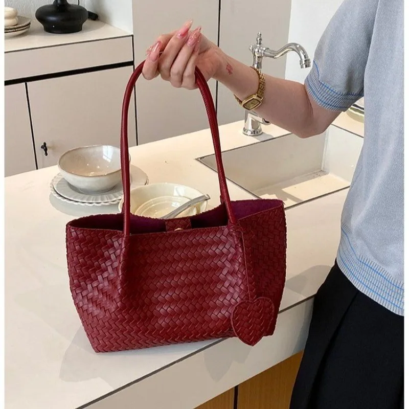 Vintage Inspired Designer Diaper Bag Elegant Crossbody Handbag For Women Large Capacity Tote Purse
Vintage Inspired Designer Diaper Bag Elegant Crossbody Handbag For Women Large Capacity Tote Purse