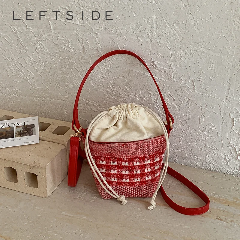 Mini Plaid Woven Bucket Bag for Women Drawstring Crossbody Bags with PU Leather Strap Handbags and Purses 2026 New Fashion
Mini Plaid Woven Bucket Bag for Women Drawstring Crossbody Bags with PU Leather Strap Handbags and Purses 2026 New Fashion