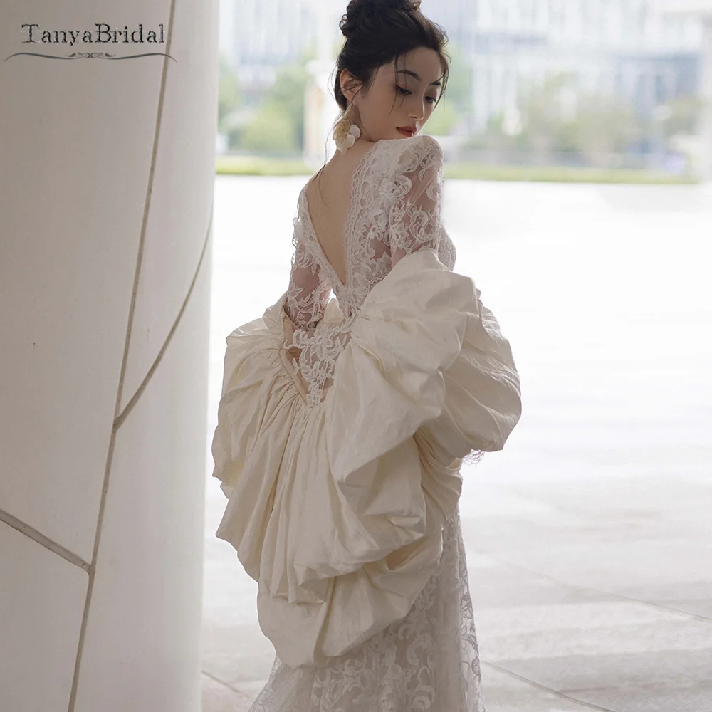 Double Layers Taffeta Wedding Cape ,New Fashion Bridal Stolen ,Short Bolero Elegant Accessories DJ244
Double Layers Taffeta Wedding Cape ,New Fashion Bridal Stolen ,Short Bolero Elegant Accessories DJ244