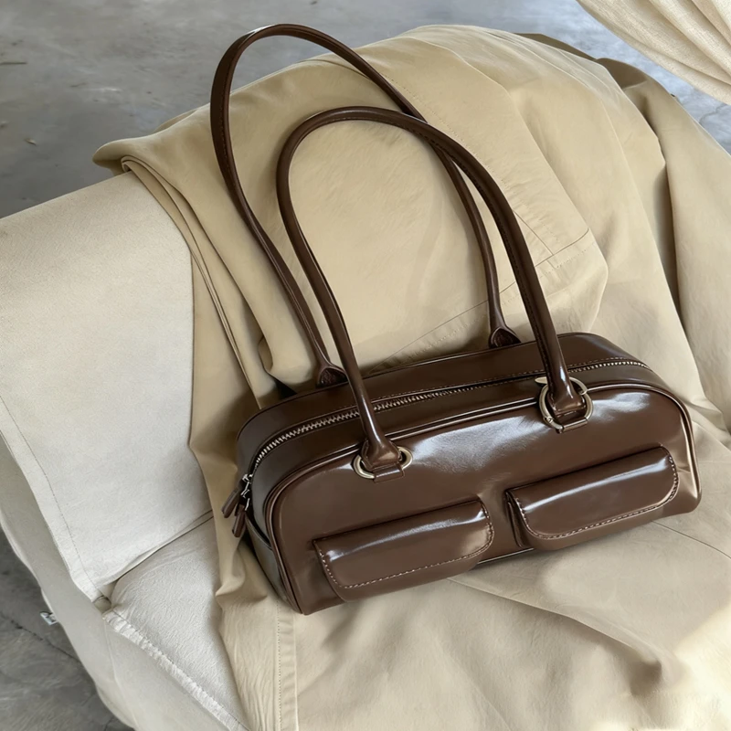 Large Capacity Brown Bowling Handbag Women's Shoulder Bag Retro Korean INS Style Autumn Winter New Fashion Trend Bag
Large Capacity Brown Bowling Handbag Women's Shoulder Bag Retro Korean INS Style Autumn Winter New Fashion Trend Bag 