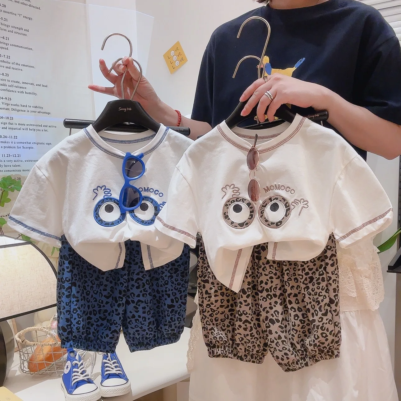 Short Sleeved Cartoon Suit Summer Thin Style Girls Two Piece Set Pure Cotton Comfortable Shorts Boys New Style Leopard Print
Short Sleeved Cartoon Suit Summer Thin Style Girls Two Piece Set Pure Cotton Comfortable Shorts Boys New Style Leopard Print