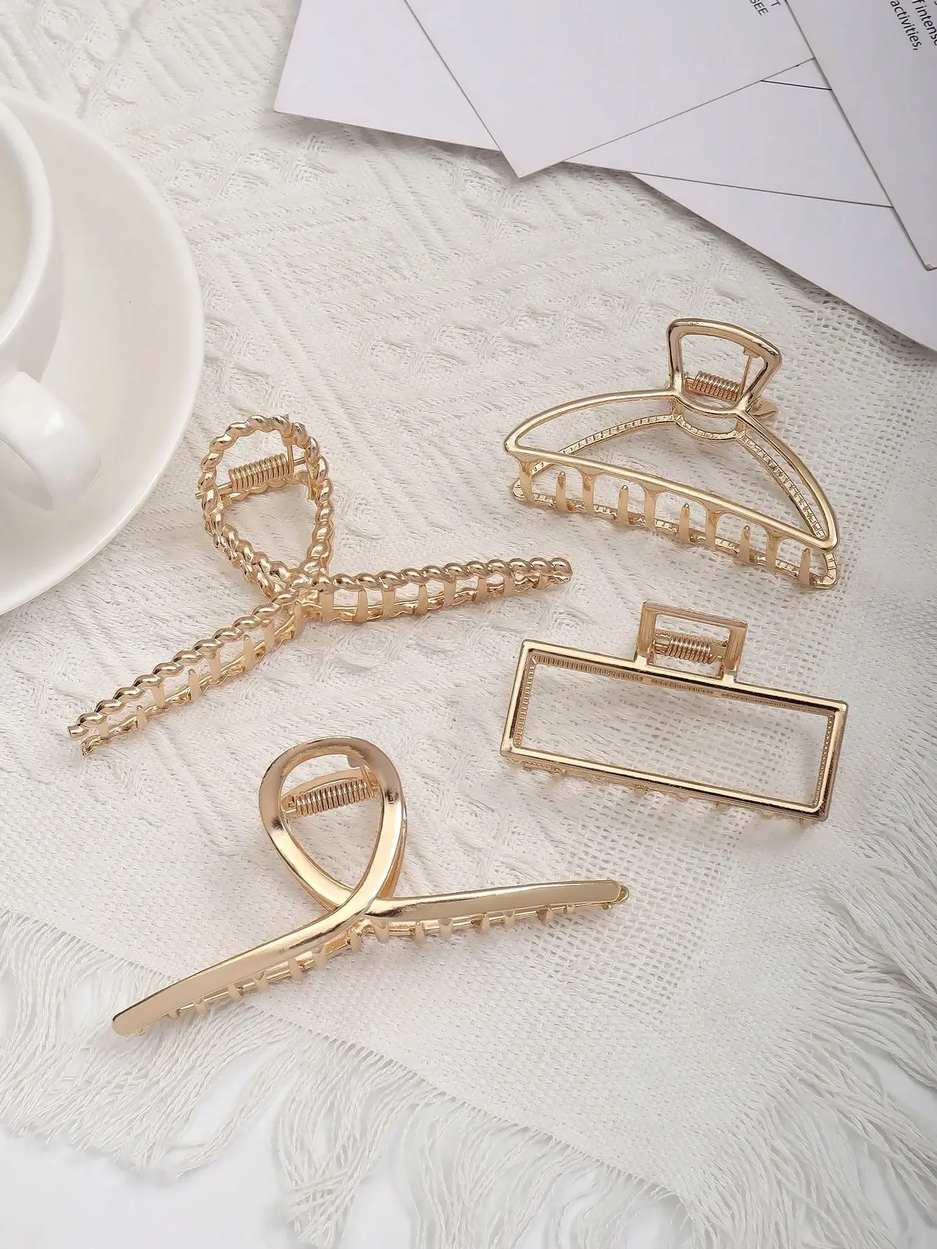 4pcs Simple Geometric Hollow Alloy Large Claw Clips, Vintage Style Hair Accessories Suitable For Women Daily Wear Hair Jaw Clip Hair Clamps Hair Clutch Hair Claw Clip, Casual Fall Winter Hair Clip For Vacation Outfits Woman Flower Hair Clip
4pcs Simple Geometric Hollow Alloy Large Claw Clips, Vintage Style Hair Accessories Suitable For Women Daily Wear Hair Jaw Clip Hair Clamps Hair Clutch Hair Claw Clip, Casual Fall Winter Hair Clip For Vacation Outfits Woman Flower Hair Clip