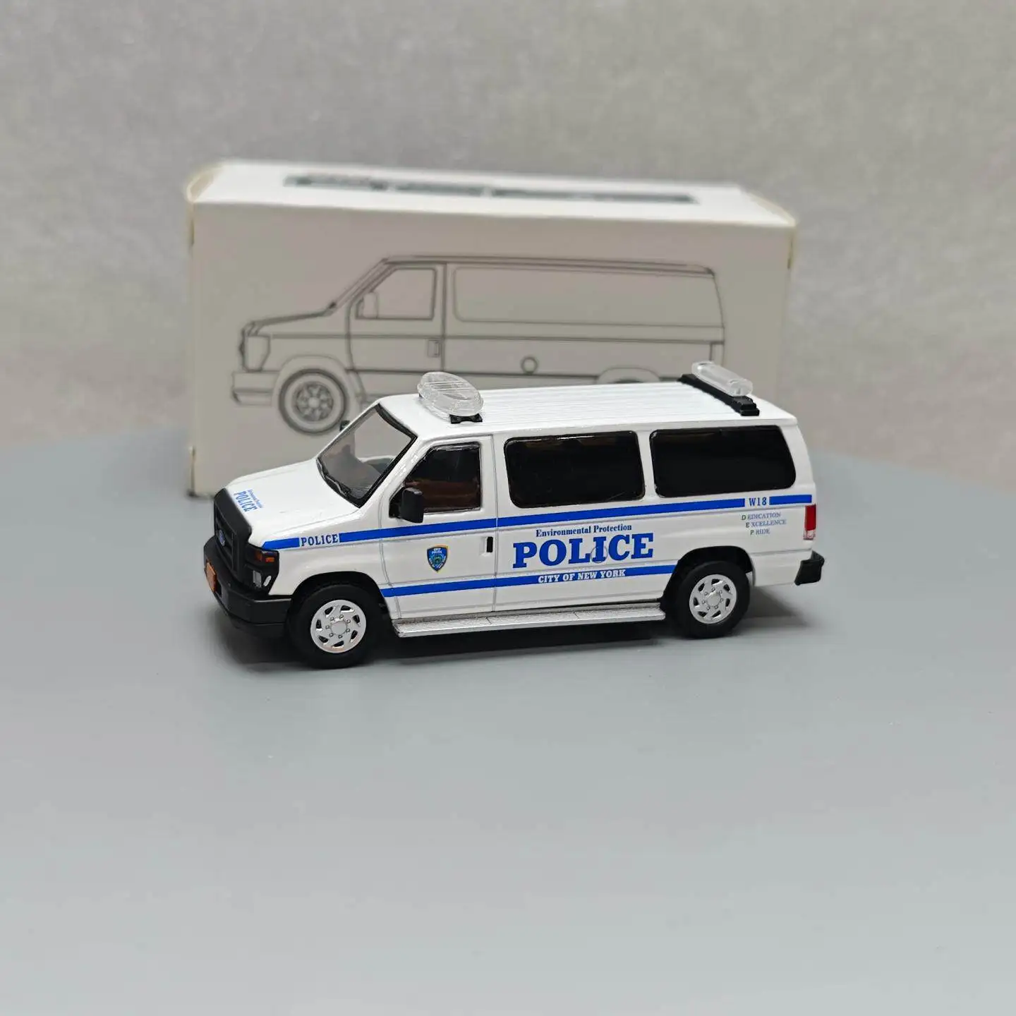 596 1:64 Volt E-Series Vans New York Environmental Protection Police Department 112 Diecast Alloy Car Model Collectible Gift
596 1:64 Volt E-Series Vans New York Environmental Protection Police Department 112 Diecast Alloy Car Model Collectible Gift