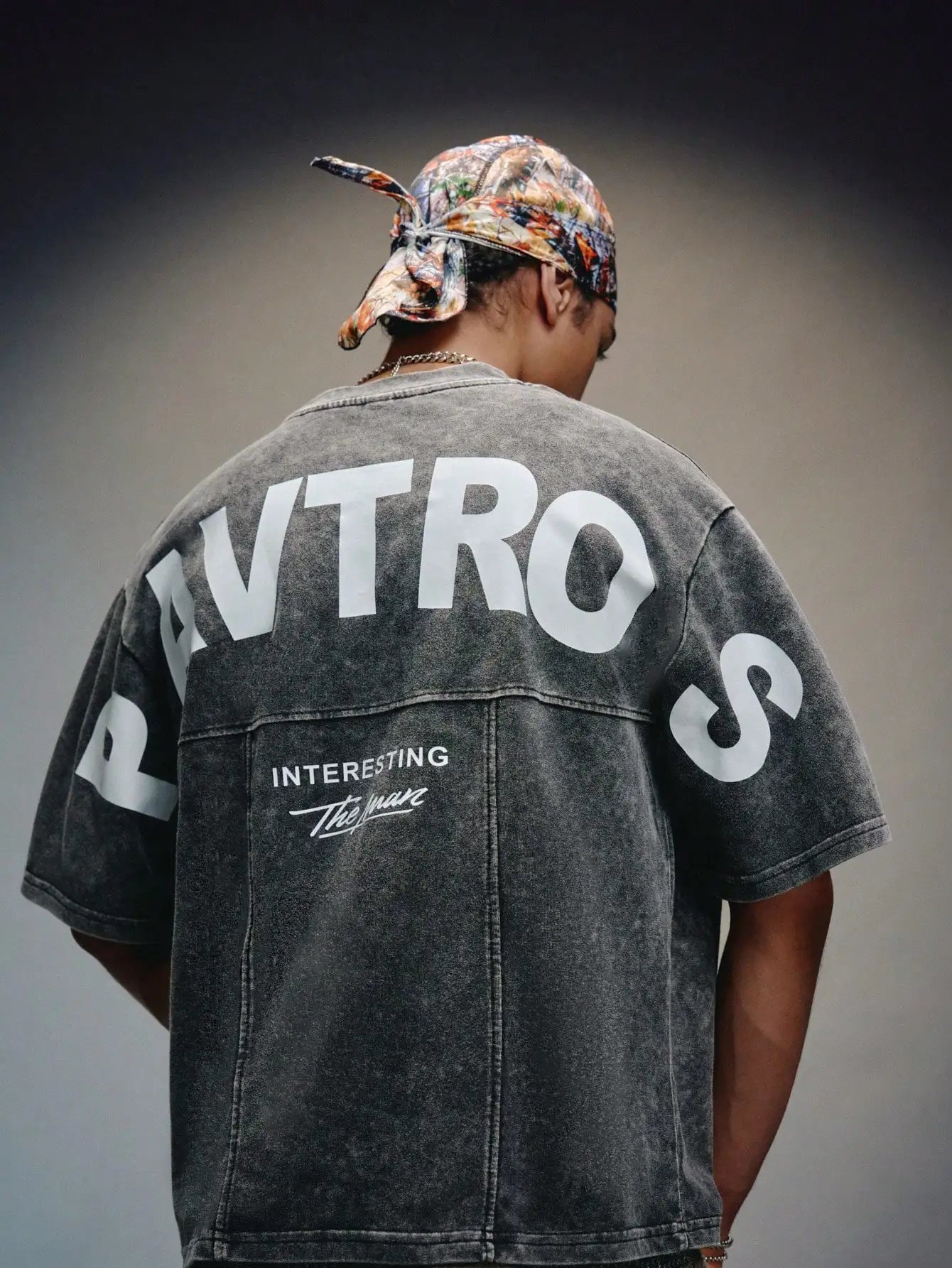 Oversized Streetwear T-Shirt With Floral Print And Letter Graphic
Oversized Streetwear T-Shirt With Floral Print And Letter Graphic