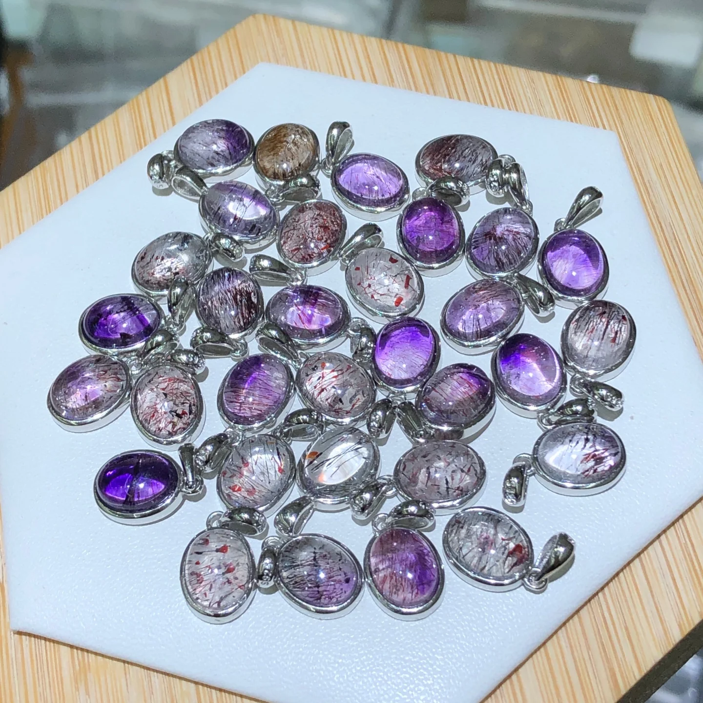 1Pc Fengbaowu Natural Super 7 Pendant 7x9MM Oval Cabochon 925 Sterling Silver Crystal Reiki Healing Stone Jewelry Gift For Women
1Pc Fengbaowu Natural Super 7 Pendant 7x9MM Oval Cabochon 925 Sterling Silver Crystal Reiki Healing Stone Jewelry Gift For Women