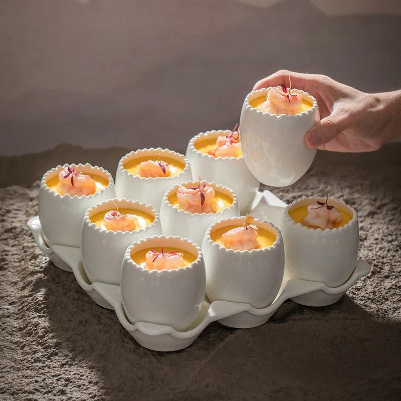 The hotel hot pot restaurant features a square nine-compartment steamed egg tray cooking bowl
The hotel hot pot restaurant features a square nine-compartment steamed egg tray cooking bowl