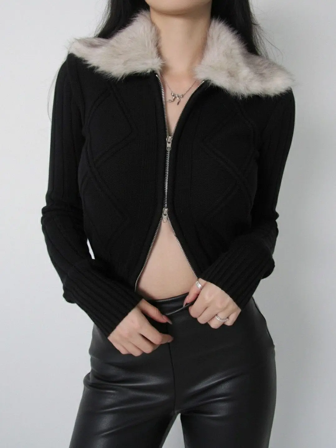 Повседневный кардиган на молнии или топ с длинным рукавом для женщин, утепленный, однотонный, весенний, модный, хлопковый свитер
Повседневный кардиган на молнии или топ с длинным рукавом для женщин, утепленный, однотонный, весенний, модный, хлопковый свитер