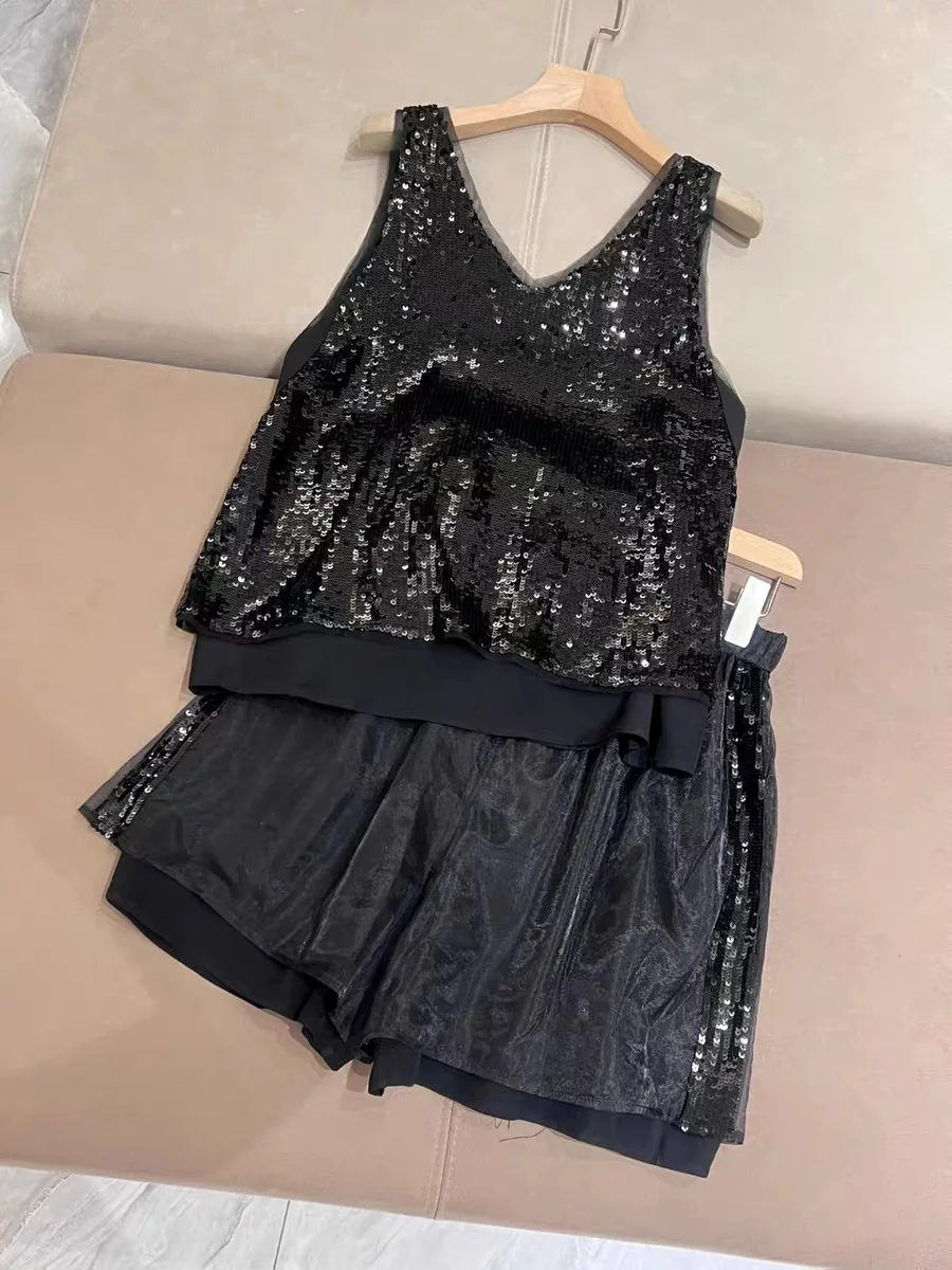 High Quality Women's Summer New Arrival Heavy-Duty Beaded Sequin Knitted Vest with suit Waist Shorts Two-piece Set
High Quality Women's Summer New Arrival Heavy-Duty Beaded Sequin Knitted Vest with suit Waist Shorts Two-piece Set