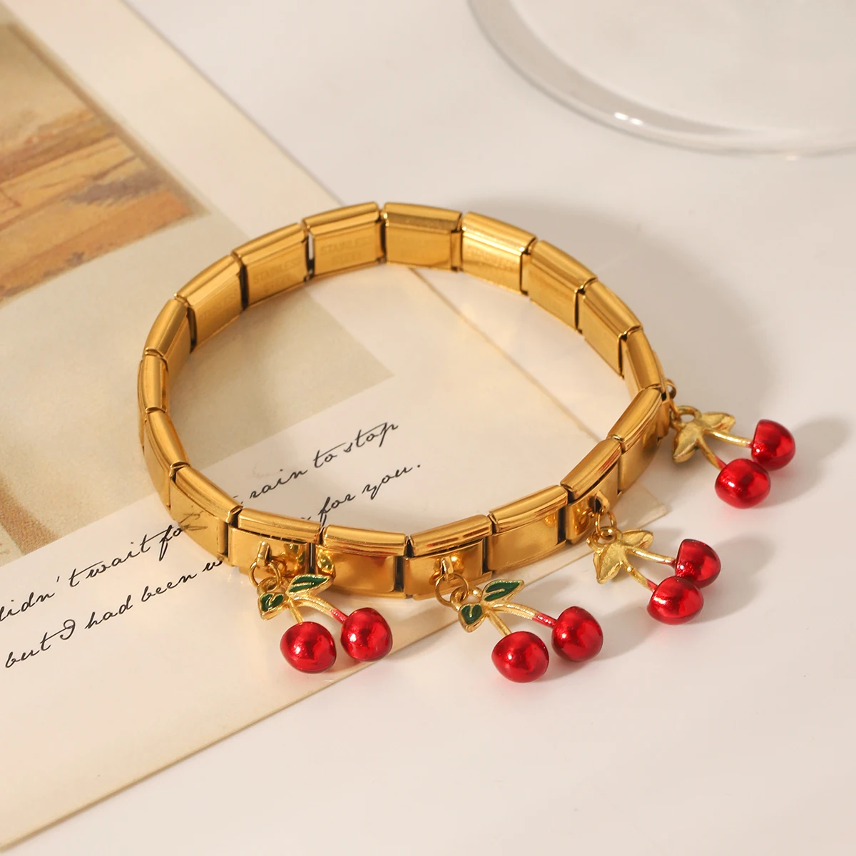 Huangchao Watch Chain Cherry Charm Bracelet for Women, Stainless Steel 18K Gold Plated Bracelet Fashion Jewelry Accessories
Huangchao Watch Chain Cherry Charm Bracelet for Women, Stainless Steel 18K Gold Plated Bracelet Fashion Jewelry Accessories