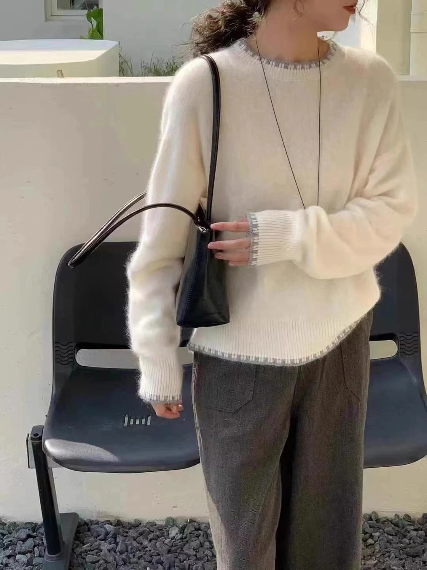 Женский свитер из 100% чистого кашемира, зимний высококачественный вязаный мягкий восковой низ, контрастный кружевной топ на осень и зиму
Женский свитер из 100% чистого кашемира, зимний высококачественный вязаный мягкий восковой низ, контрастный кружевной топ на осень и зиму