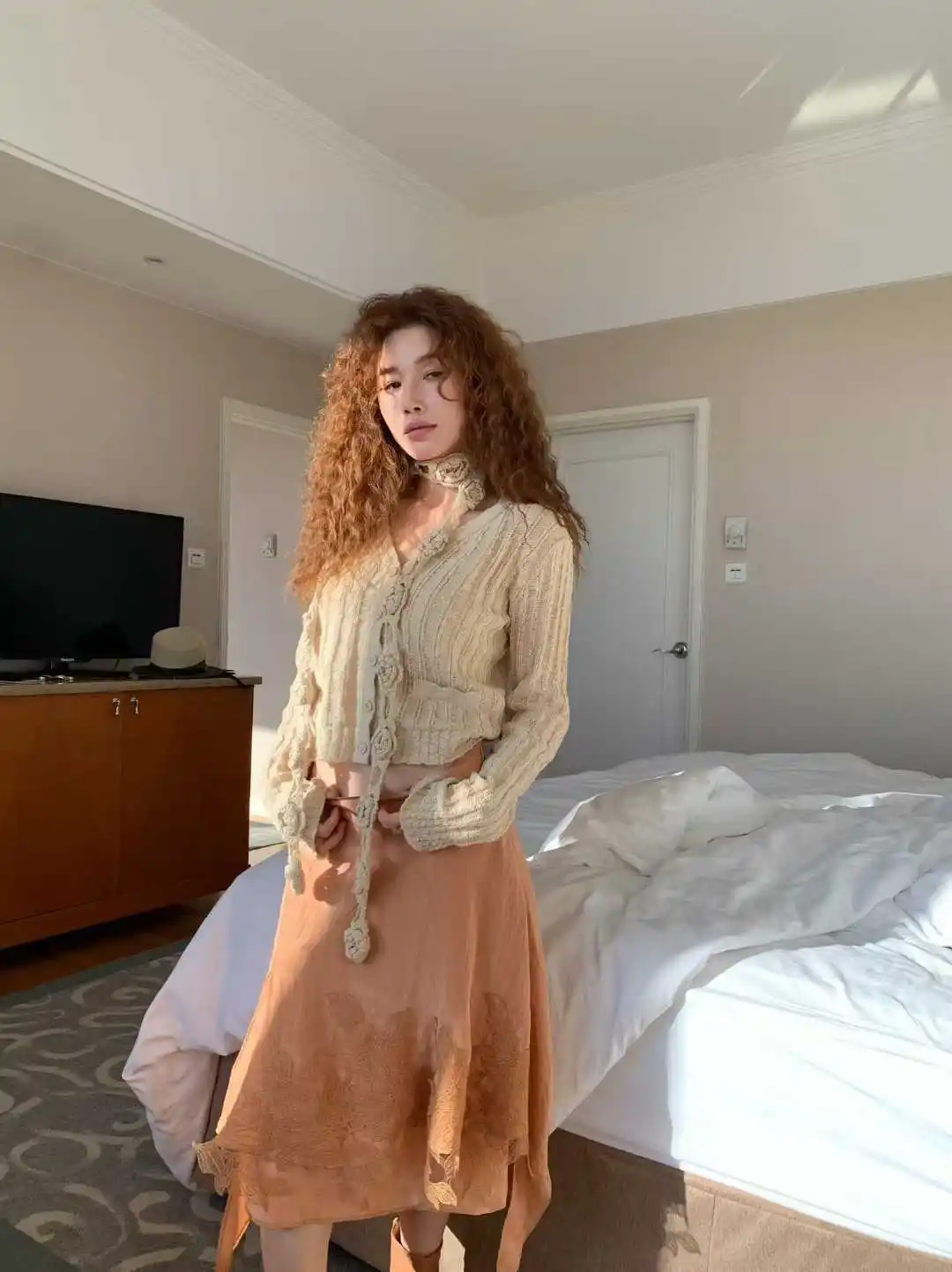 Korean Style Knitted Sweater V-Neck Design Fashionable Open Cardigan Short Length Polyester Fiber Women's Spring Long Sleeve
Korean Style Knitted Sweater V-Neck Design Fashionable Open Cardigan Short Length Polyester Fiber Women's Spring Long Sleeve