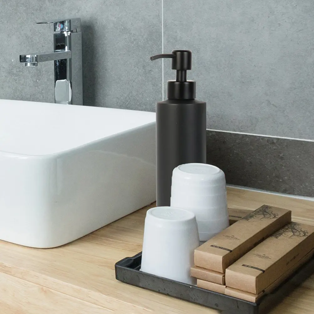1Pcs Soap Dispenser Bottle Black Reusable Travel Pump Bottle Shower Gel Shampoo Lotion Container Shampoo Container
1Pcs Soap Dispenser Bottle Black Reusable Travel Pump Bottle Shower Gel Shampoo Lotion Container Shampoo Container