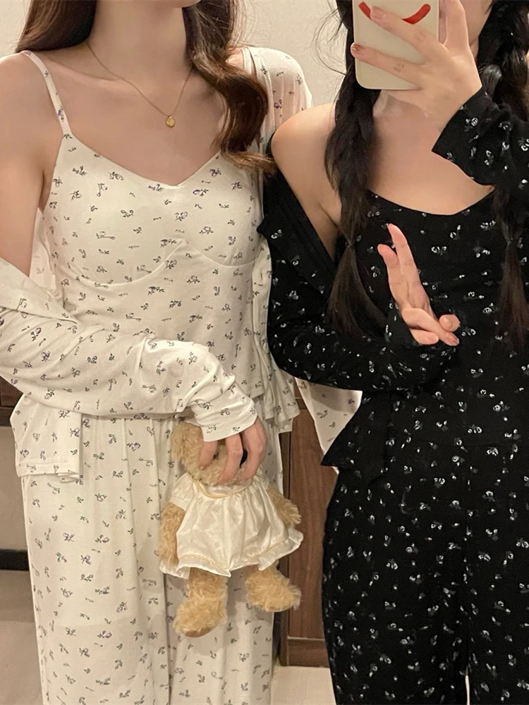 Pure Desire Floral Three-Piece Set Women's Spring Autumn Home Clothes with Chest Pad Sweet Strap Long Pants Open Cardigan Sle...
Pure Desire Floral Three-Piece Set Women's Spring Autumn Home Clothes with Chest Pad Sweet Strap Long Pants Open Cardigan Sle...